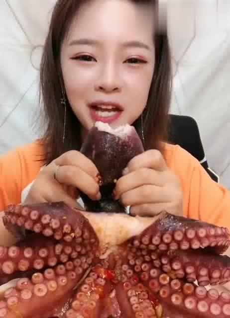 网红八爪鱼吃瓜事件是真的吗,真相揭秘